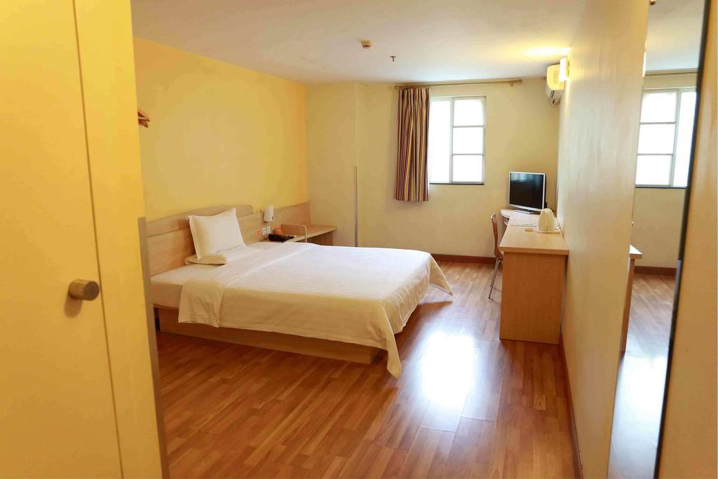 7Days Inn Guangzhou Shangxia Jiu Rd Room photo